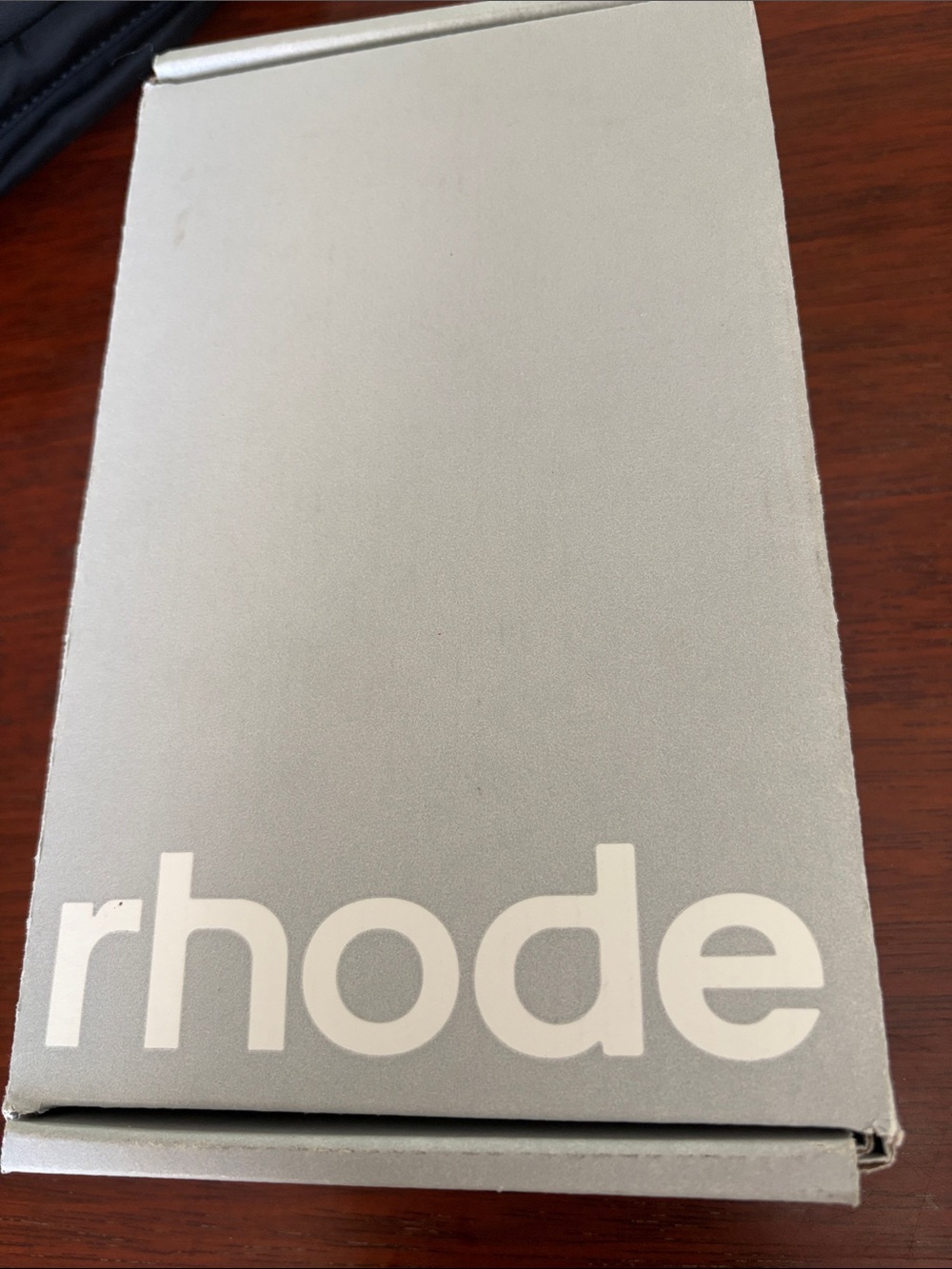 RHODE Black Silicone iPhone Case with Built-In Grip iPhone 16 pro - Picture 4 of 4